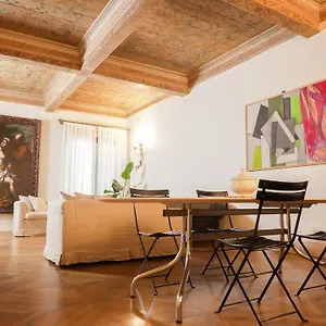 Ht - Casa Del Pittore In Piazza Delle Erbe Padova